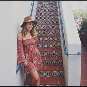 Taupe/dusty pink billabong off-the shoulder dress